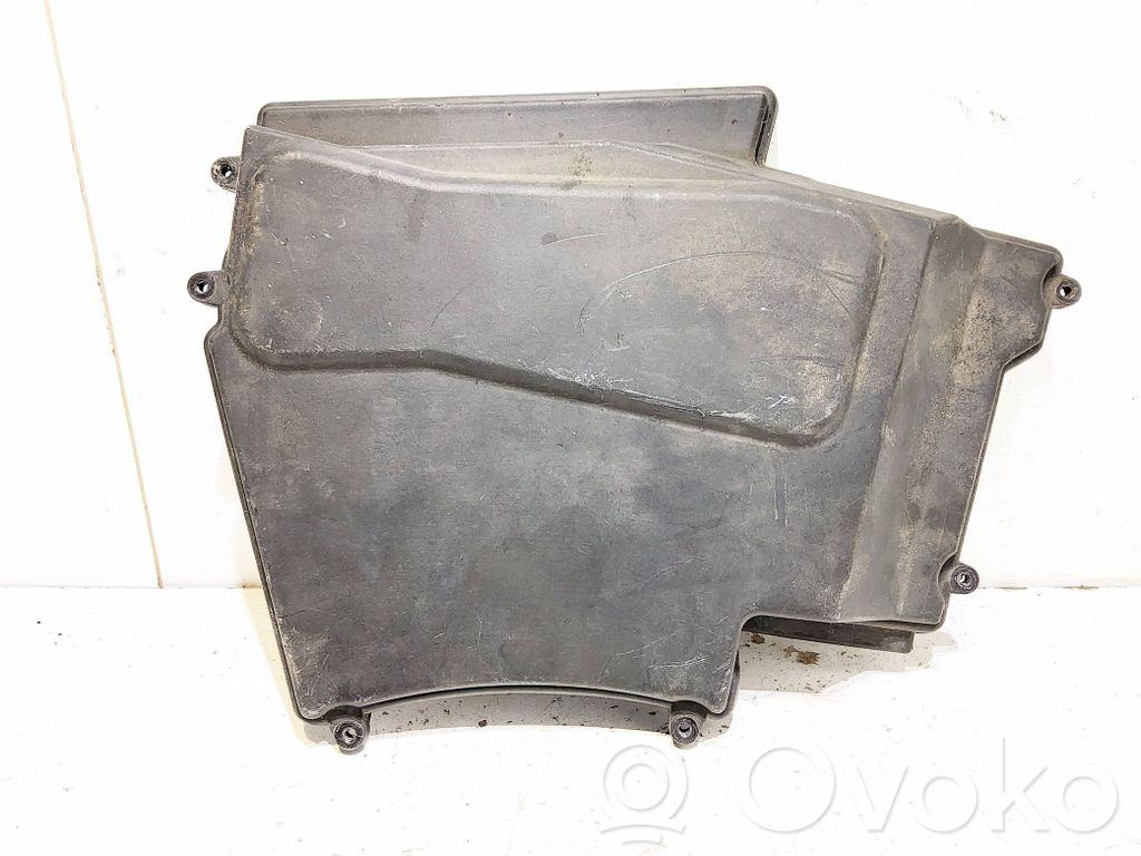 BMW 5 E60 E61 Dangtelis saugiklių dėžės 