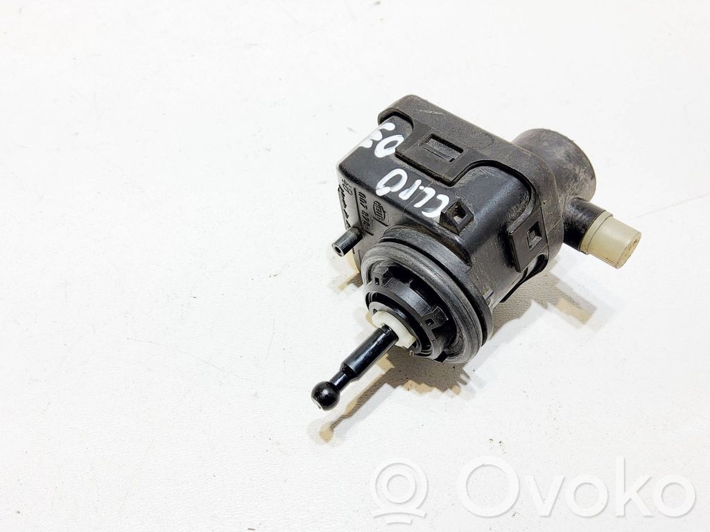 Renault Clio II Headlight level adjustment motor 