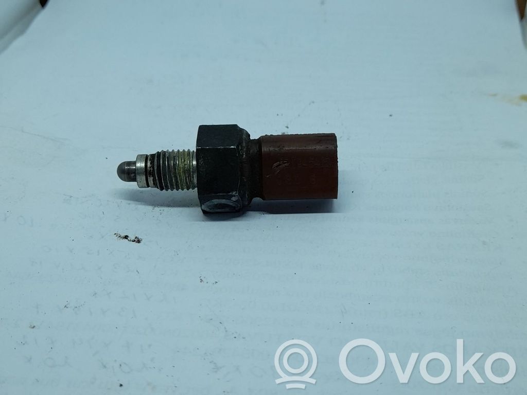 Volkswagen Transporter - Caravelle T5 Pavarų dėžės detalė 