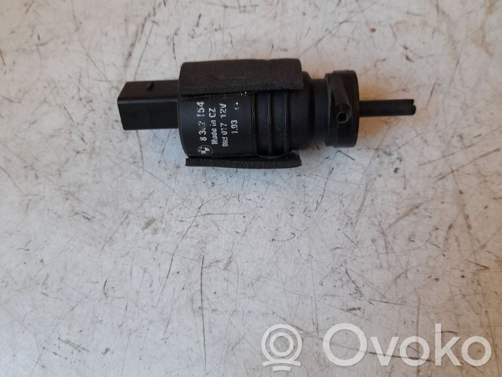 BMW 3 E46 Windscreen/windshield washer pump 