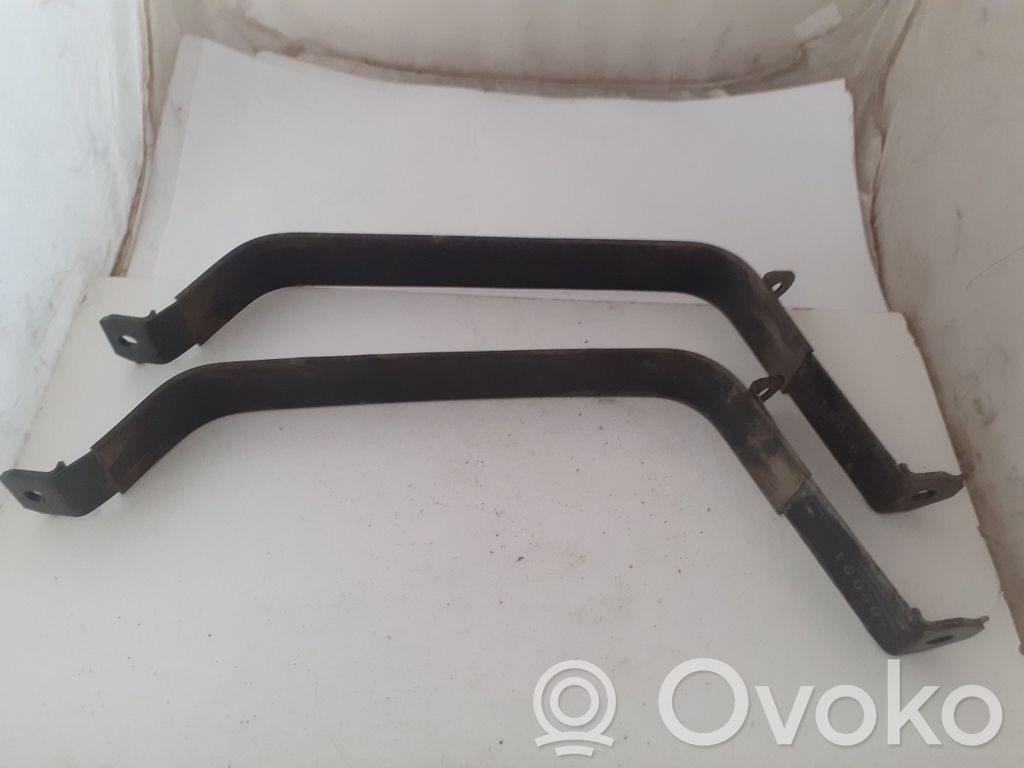 Honda Insight Soporte de montaje del depósito de combustible 