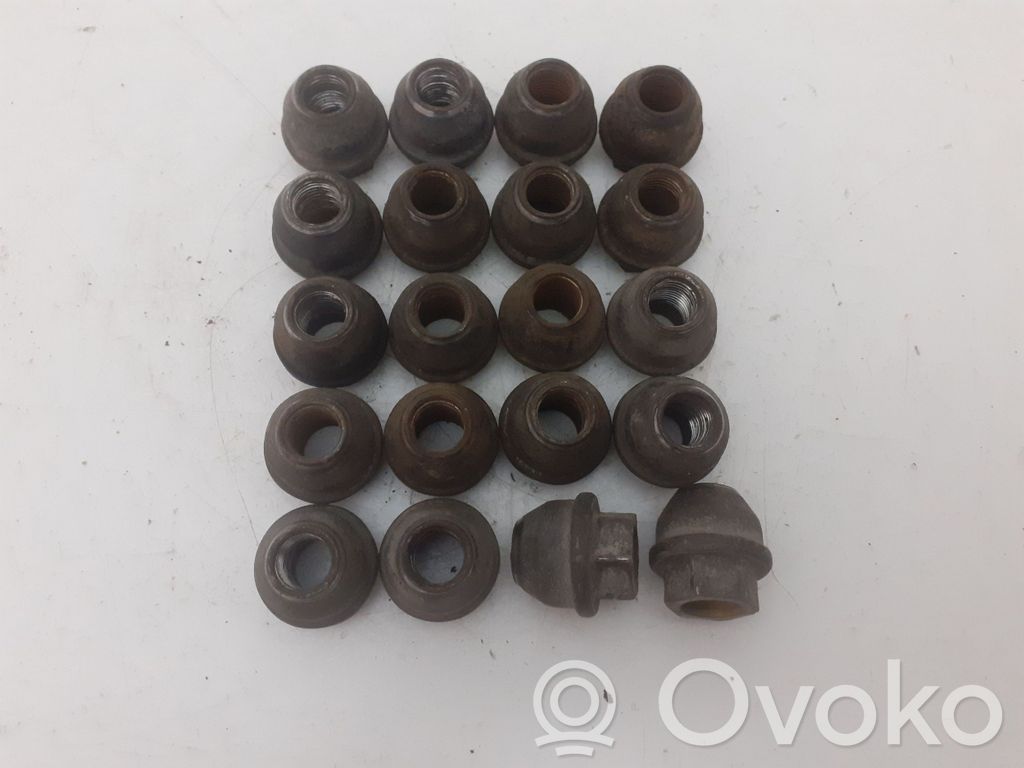 Nuts/bolts   1763869