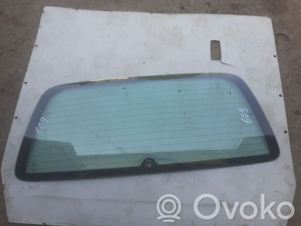 Mercedes-Benz E W210 Aizmugurējais stikls 