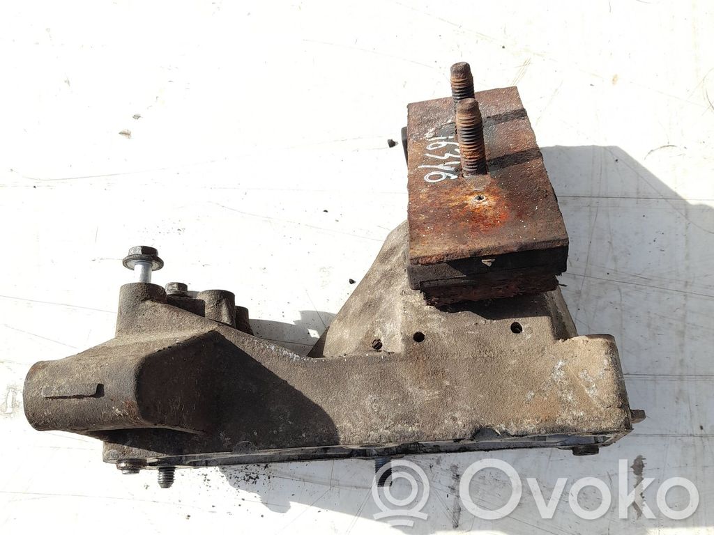 Iveco Daily 4th gen Engine mounting bracket 