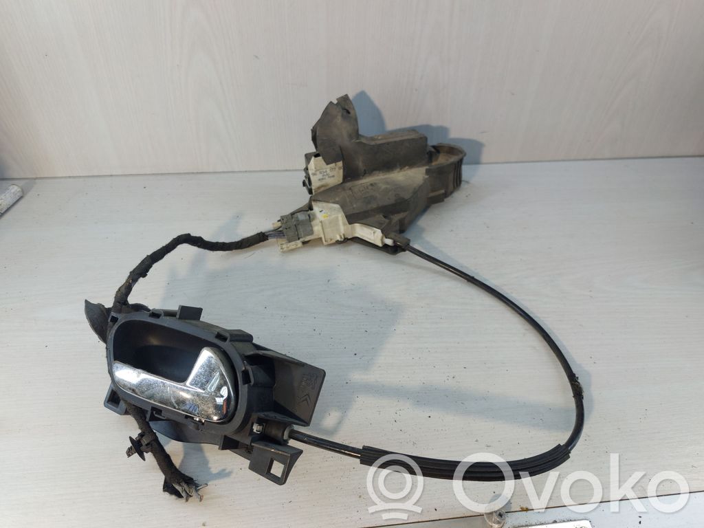 Peugeot 407 Zamek drzwi przednich 