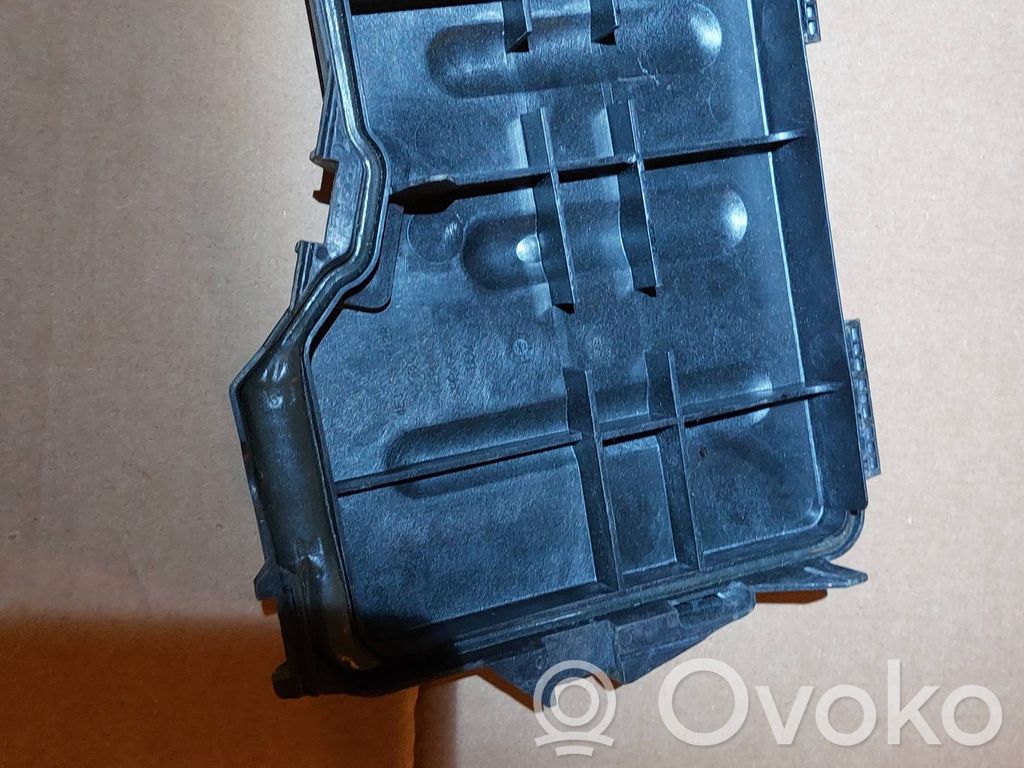 Fuse box set   4E1937128