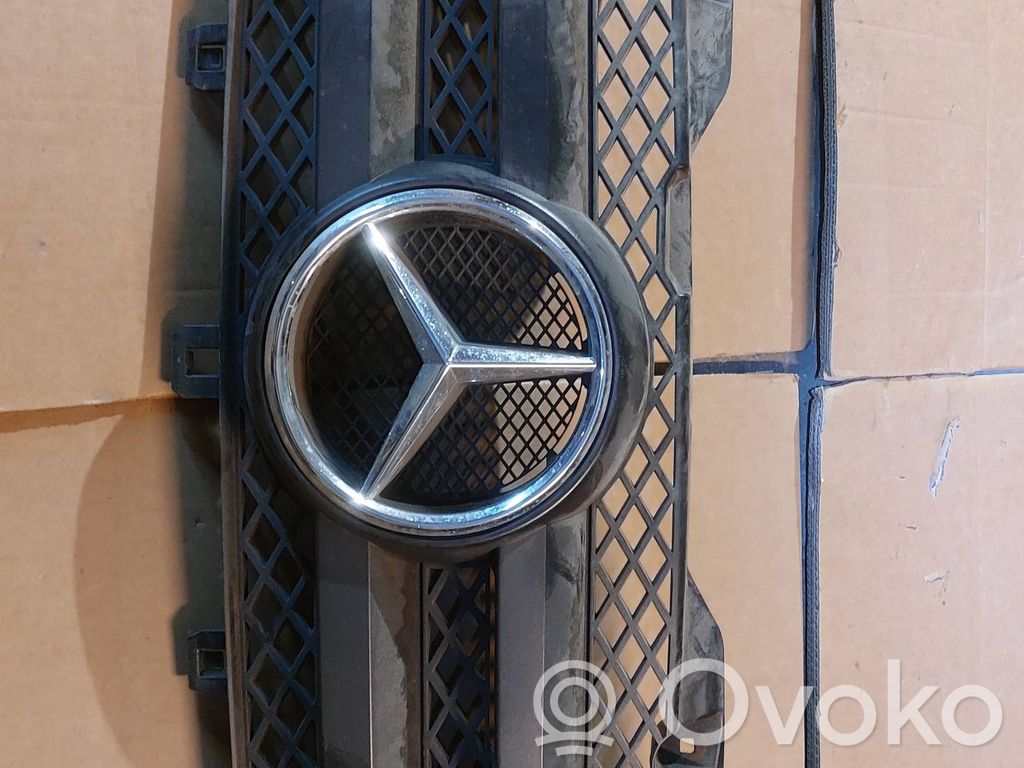 Maskownica / Grill / Atrapa górna chłodnicy   A9068800385,9068800285,9068800385,90688003859051,9068880173,9068880273,9068880373,9068880473,A90688003859051,A9068880173,A9068880273,A9068880373,A9068880473