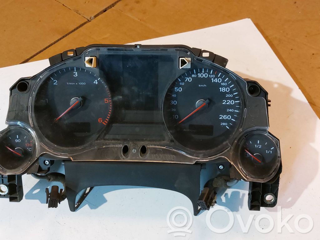 Audi A8 S8 D3 4E Speedometer (instrument cluster) 