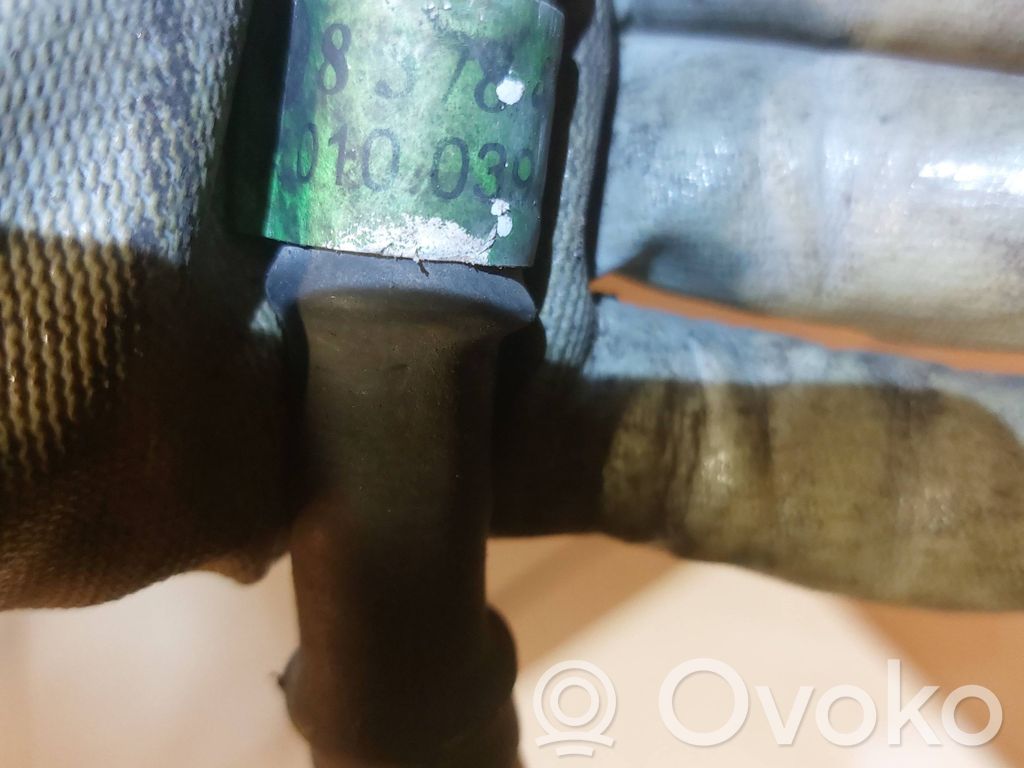 Ilmastointilaitteen putki (A/C)   8378476,0100391