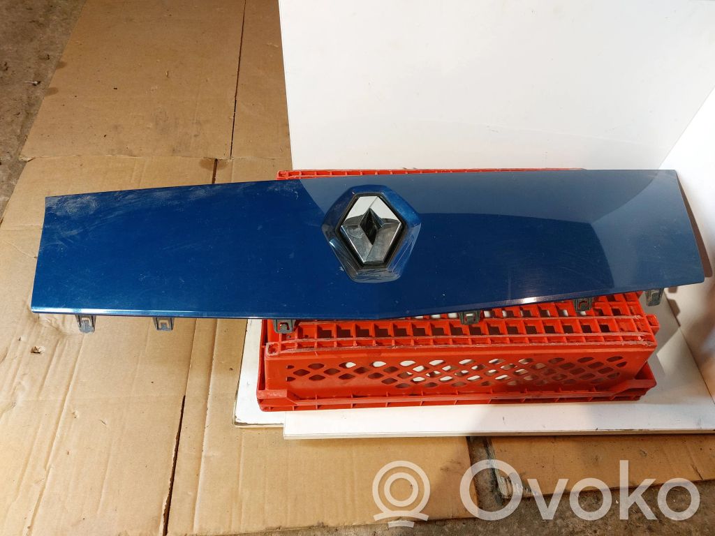 Front bumper   8200499017,2000346,X610530