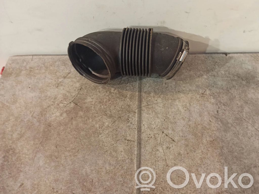BMW 5 E60 E61 Oro paėmimo kanalo detalė (-ės) 