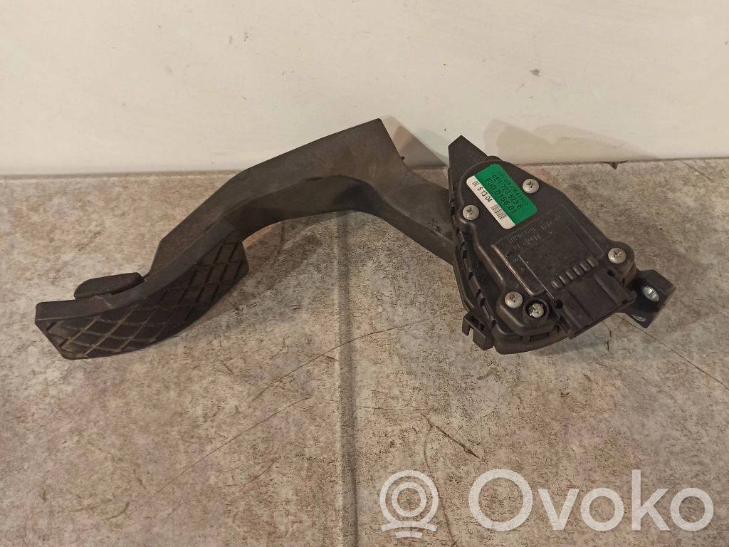Audi A8 S8 D3 4E Accelerator throttle pedal 