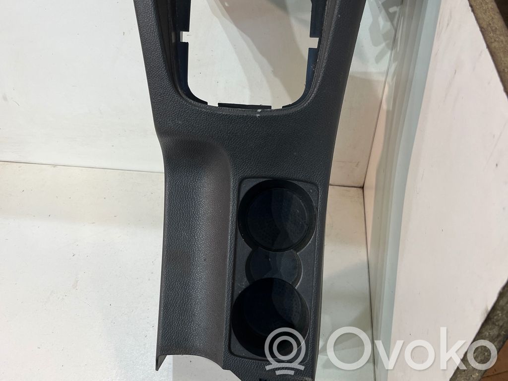 Volkswagen Golf V Center console 