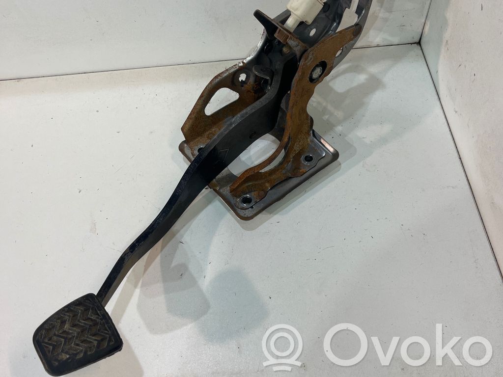 Toyota Avensis T250 Brake pedal 