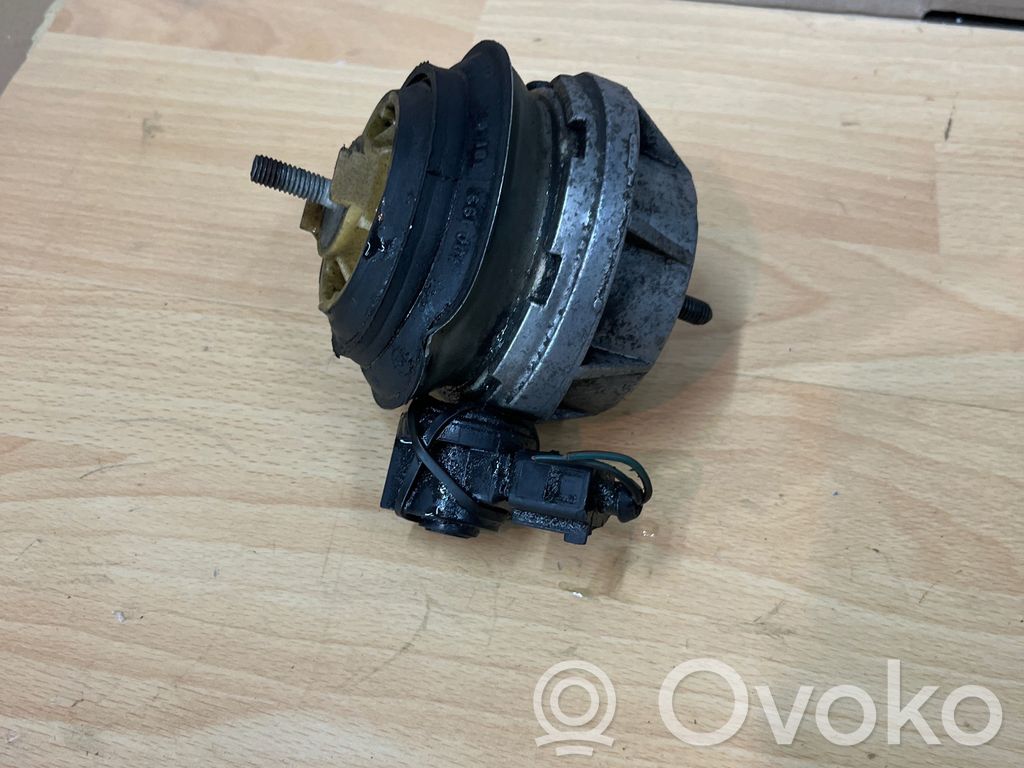 Audi A6 S6 C5 4B Engine mount bracket 
