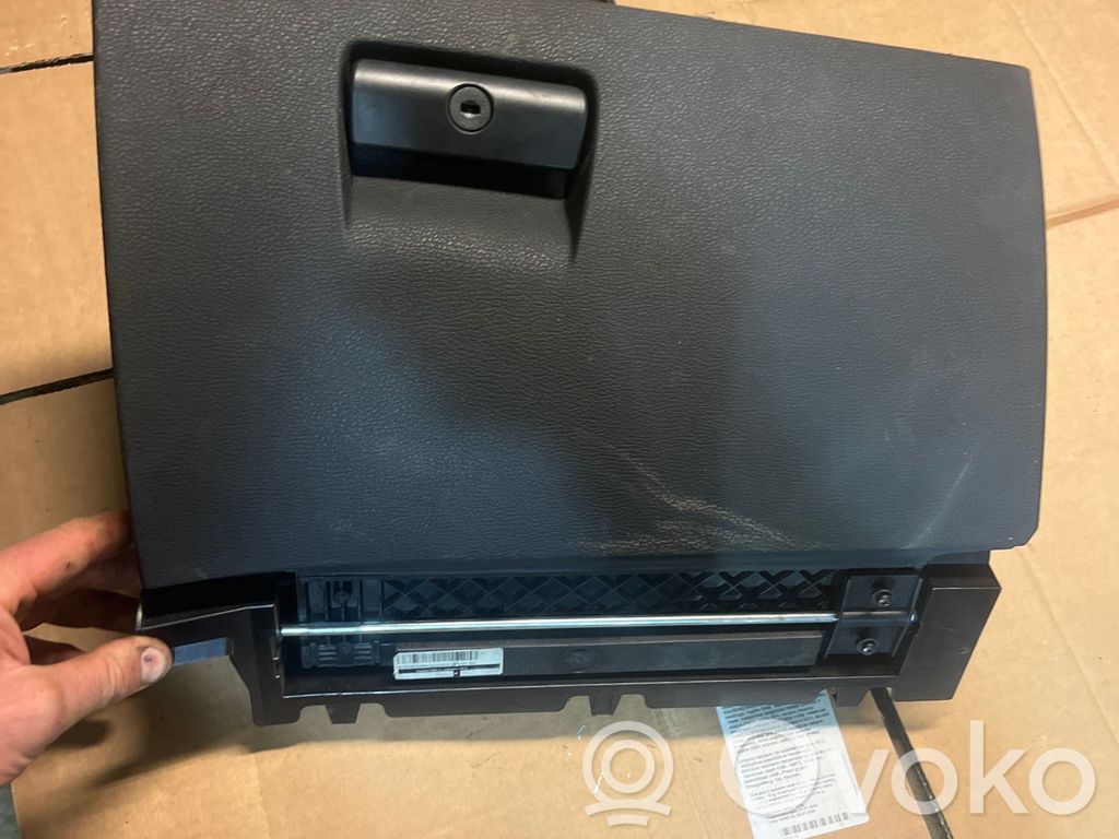 Glove box   291470