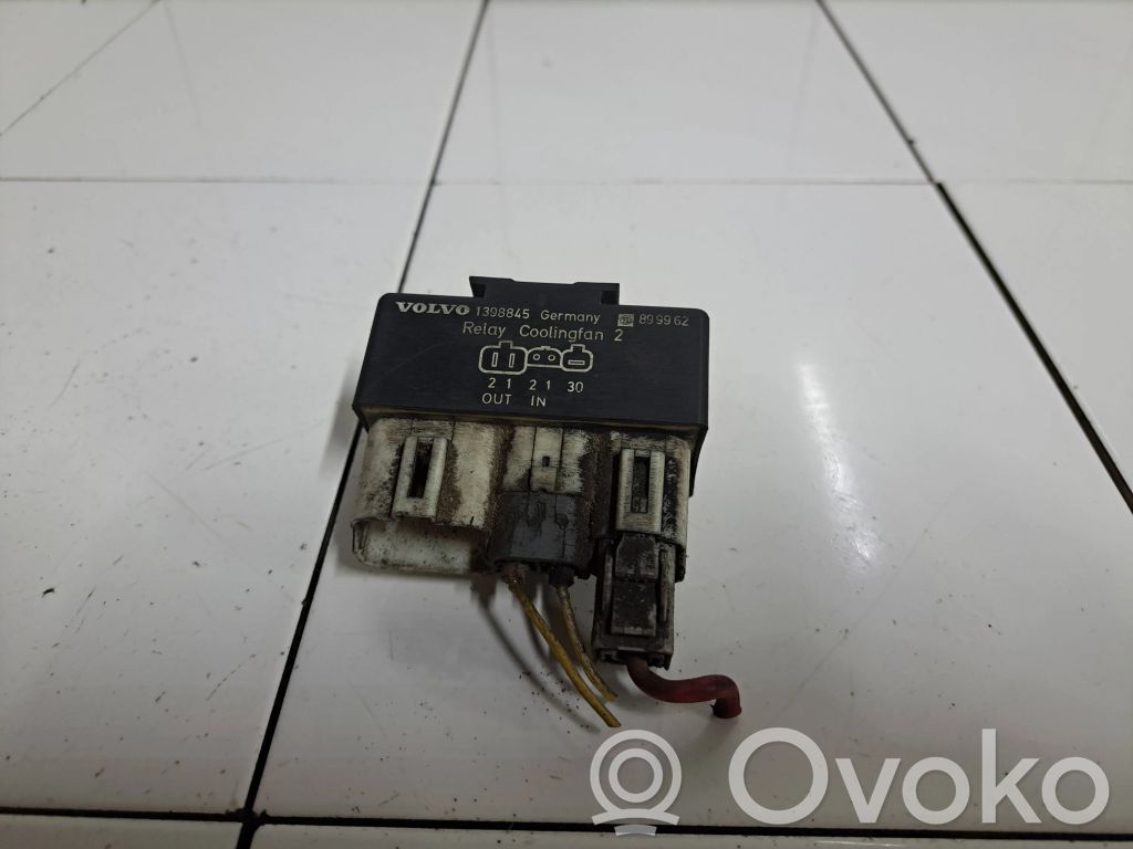 Volvo 850 Coolant fan relay 