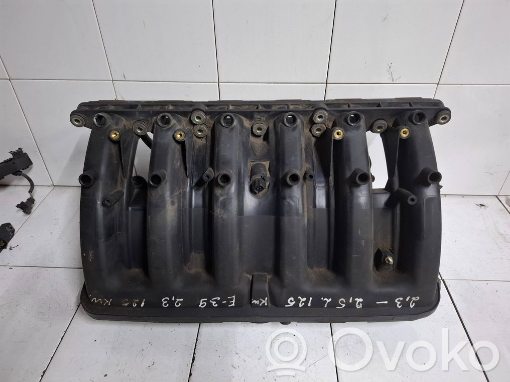 Intake manifold   1438140