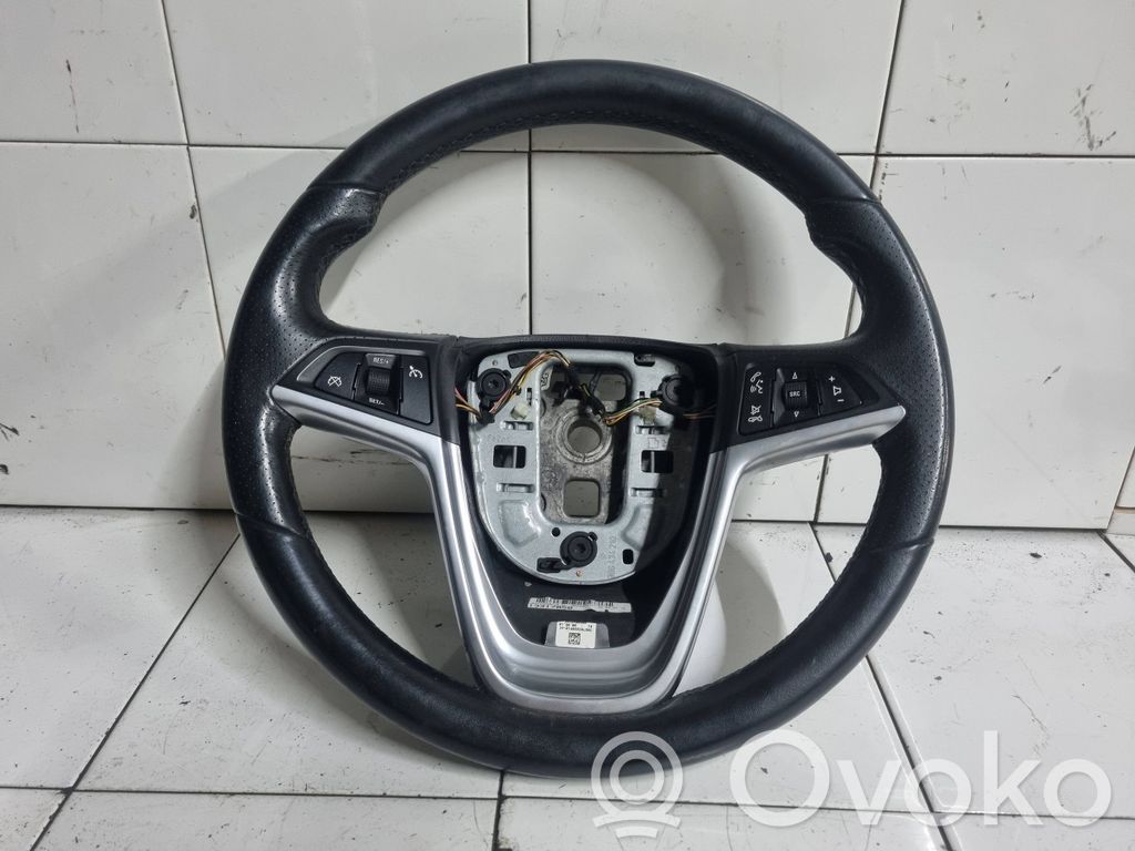 Opel Astra J Ohjauspyörä 
