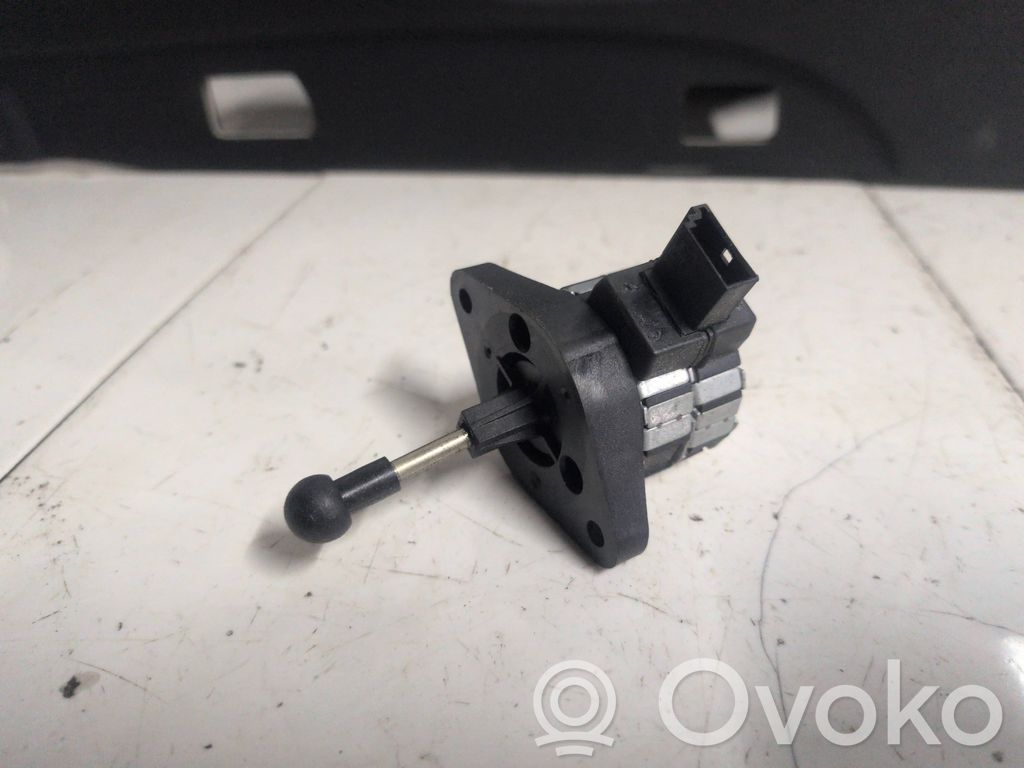 BMW 5 E60 E61 Headlight level adjustment motor 