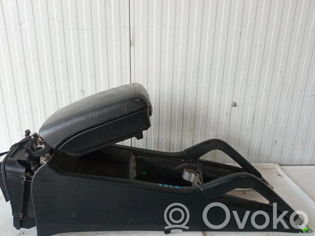Porsche Cayenne (9PA) Rear seat armrest 