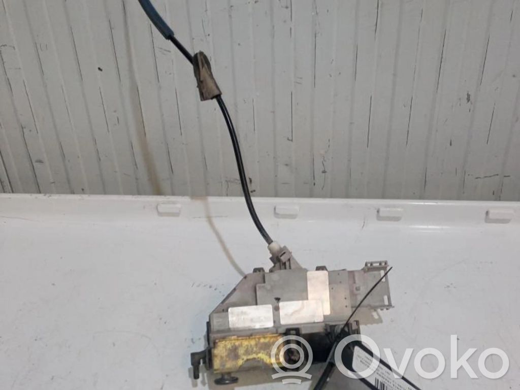 Citroen C4 I Takaoven lukko 