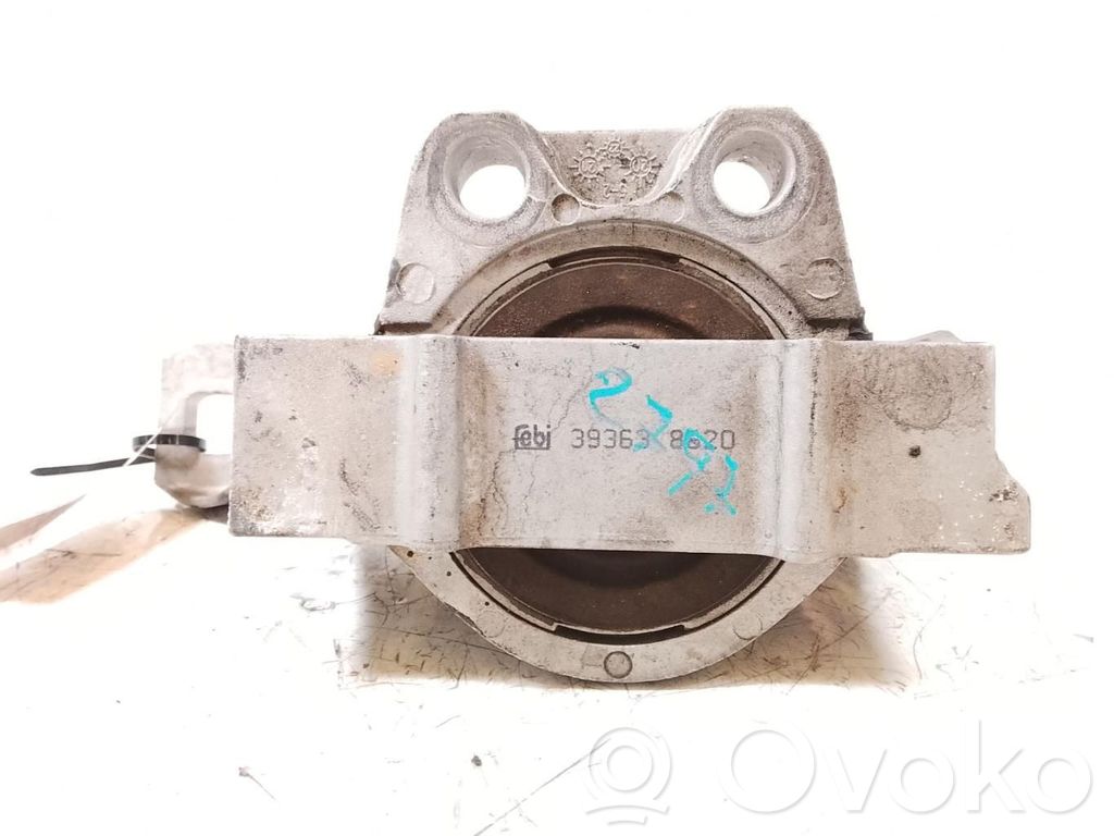 Ford Focus Engine mount bracket 
