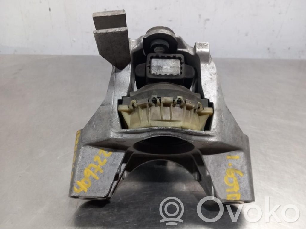 Fiat Bravo Engine mount bracket 