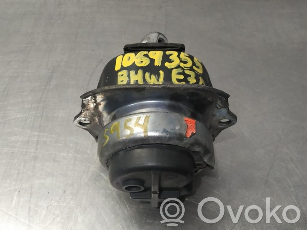 BMW X5 E70 Engine mount bracket 