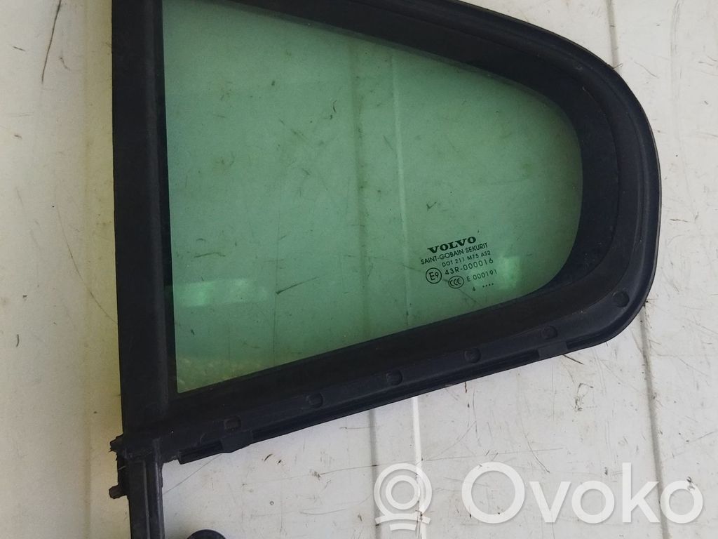 Volvo S60 Ventanilla de ventilación de la puerta trasera 