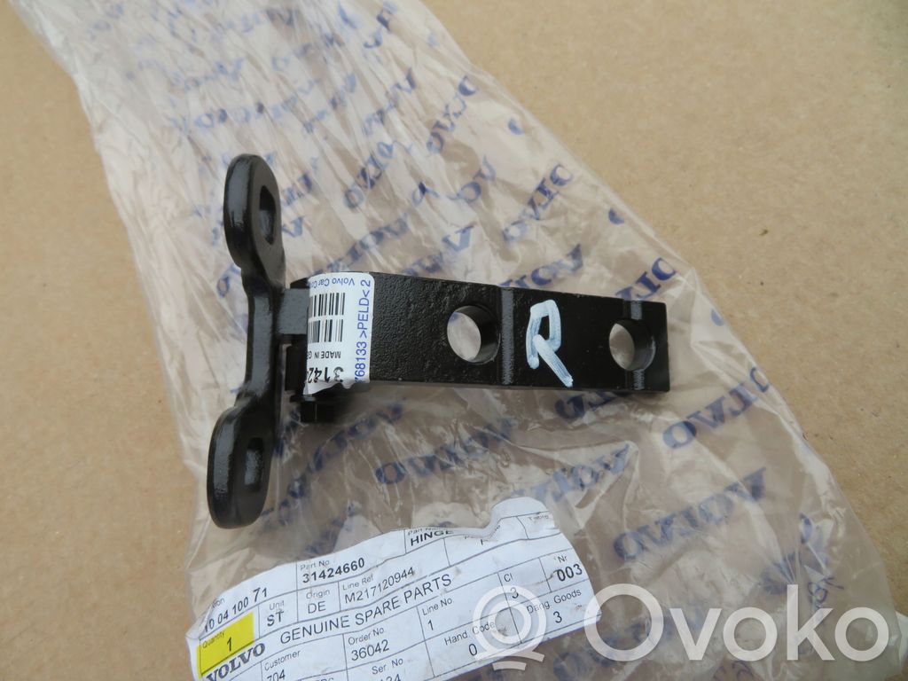 Front door upper hinge   31424660