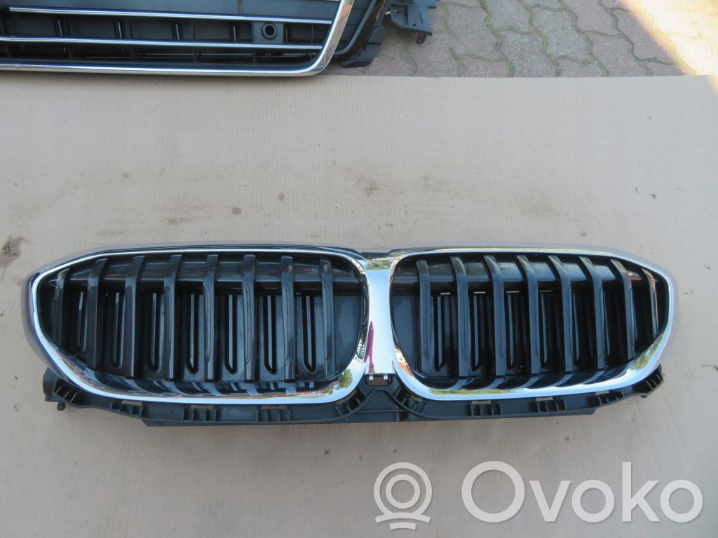 BMW 3 G20 G21 Grotelės priekinės 