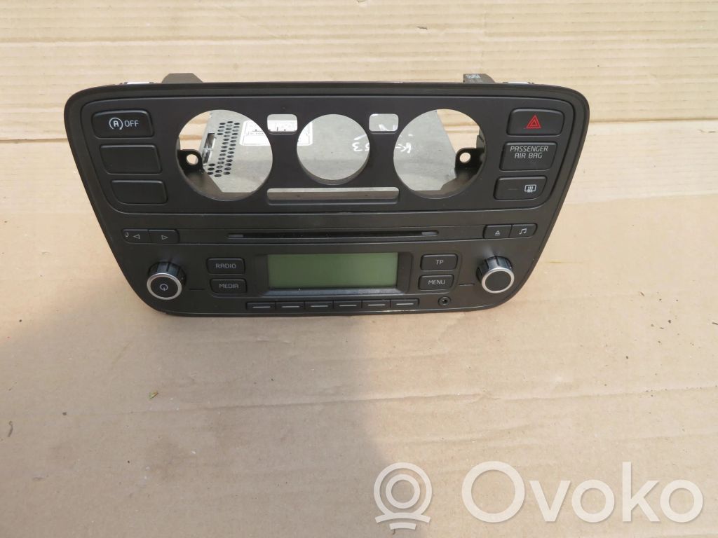 Volkswagen Up Radio/CD/DVD/GPS head unit 