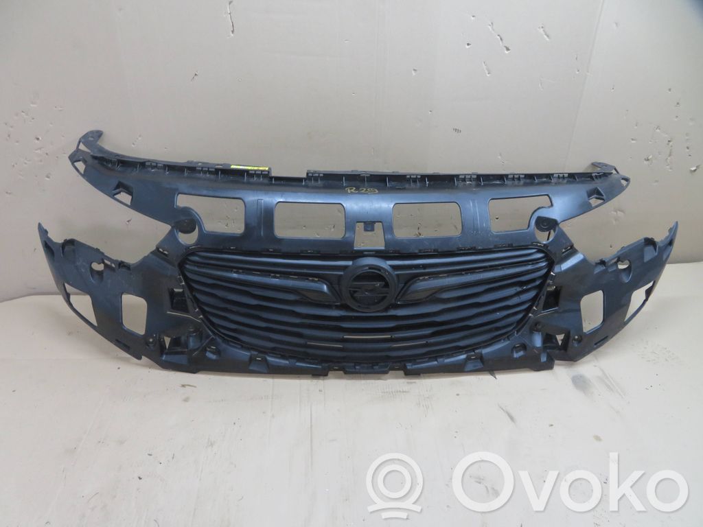 Opel Combo E Priekšējais režģis 