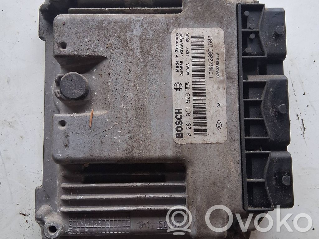 Opel Vivaro Engine control unit/module 