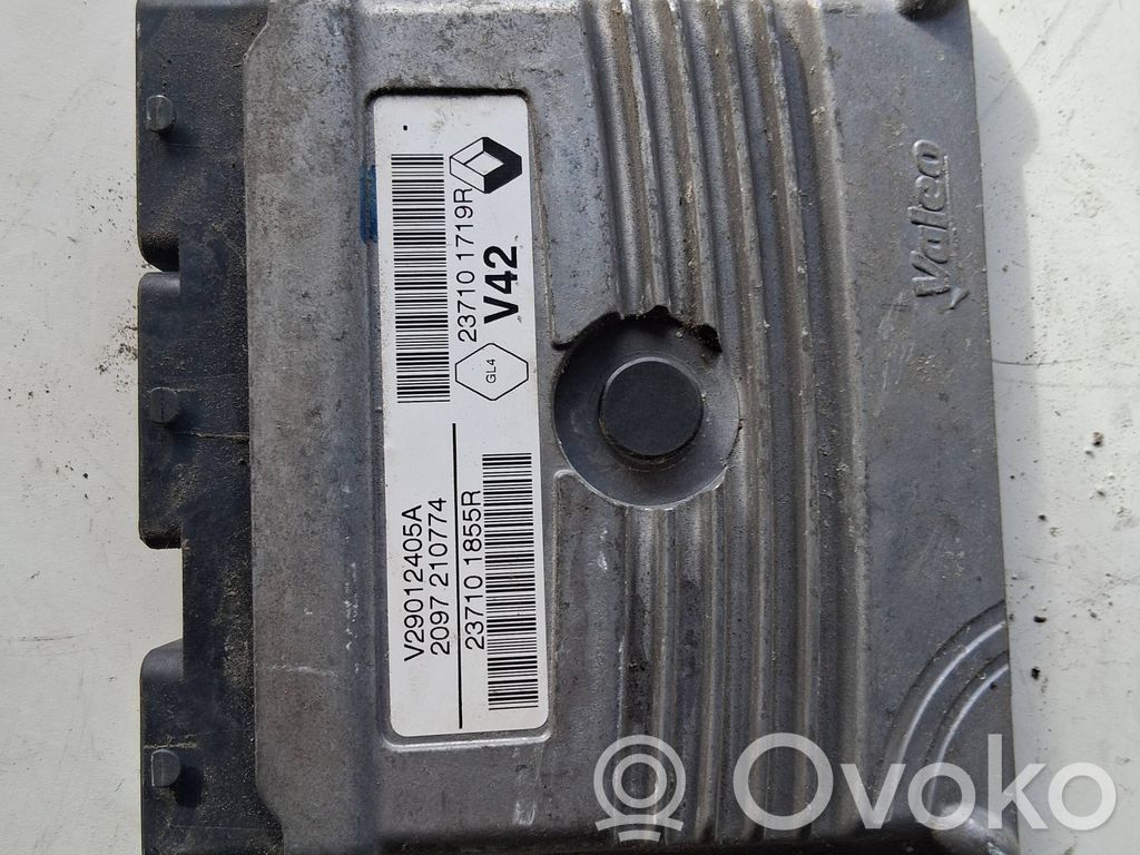 Renault Dacia Duster Engine control unit/module 
