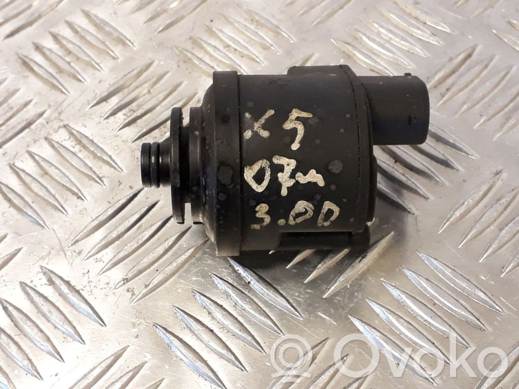 BMW X5 E70 Fuel injection high pressure pump 