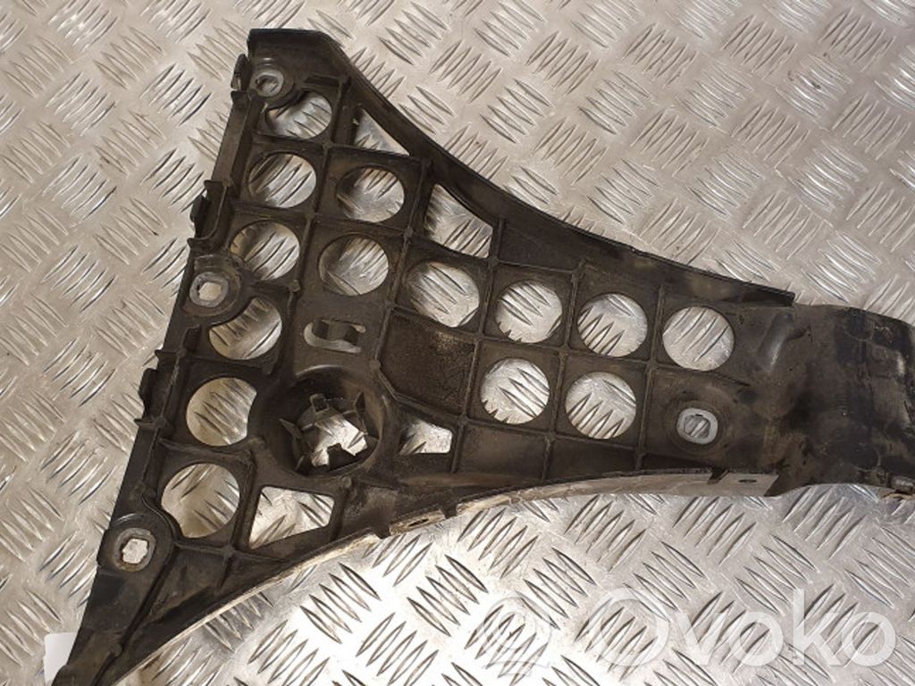 Rear bumper mounting bracket   11460915
