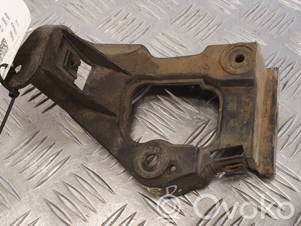 Audi A6 S6 C5 4B Front bumper mounting bracket 