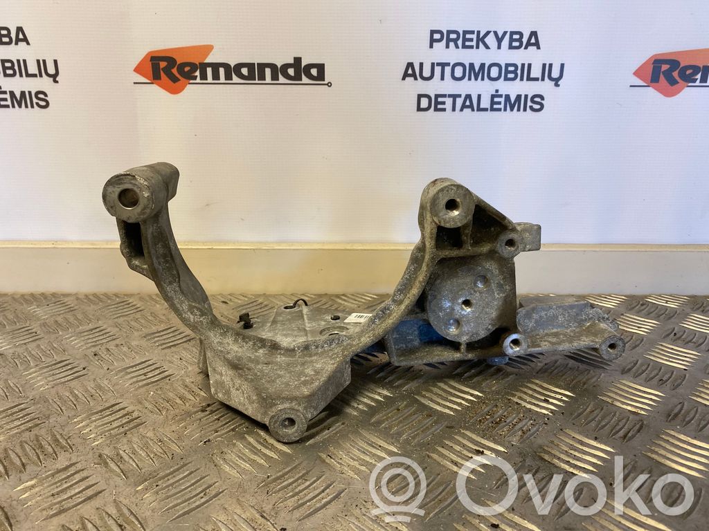 Iveco Daily 35 - 40.10 Soporte del alternador 