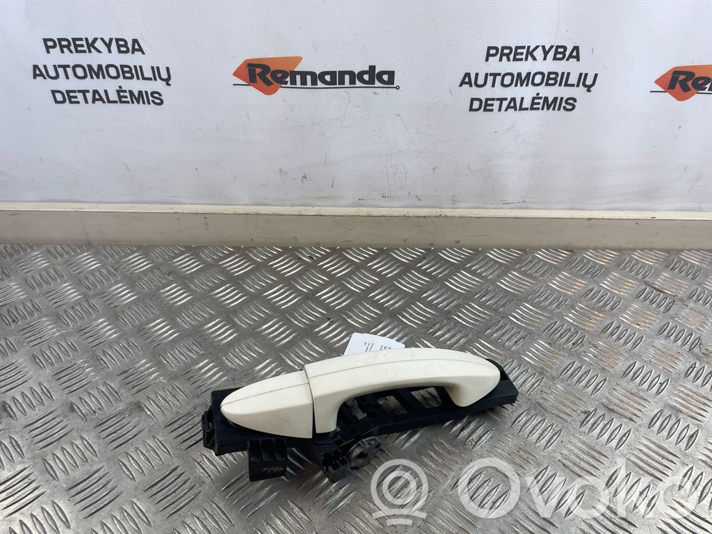 Manecilla externa puerta trasera   8A61A224A37,8A61A224A37