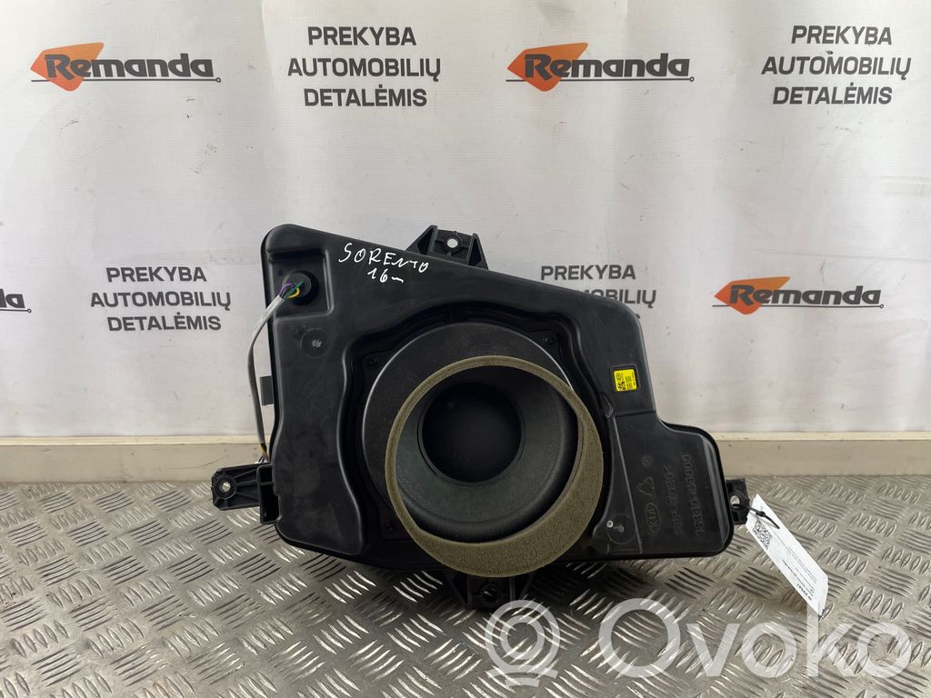 KIA Sorento Subwoofer 