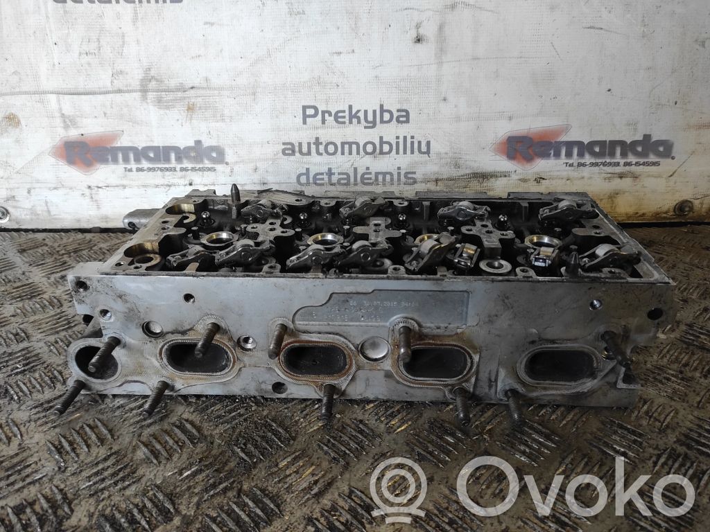 Volkswagen PASSAT B8 Engine head 