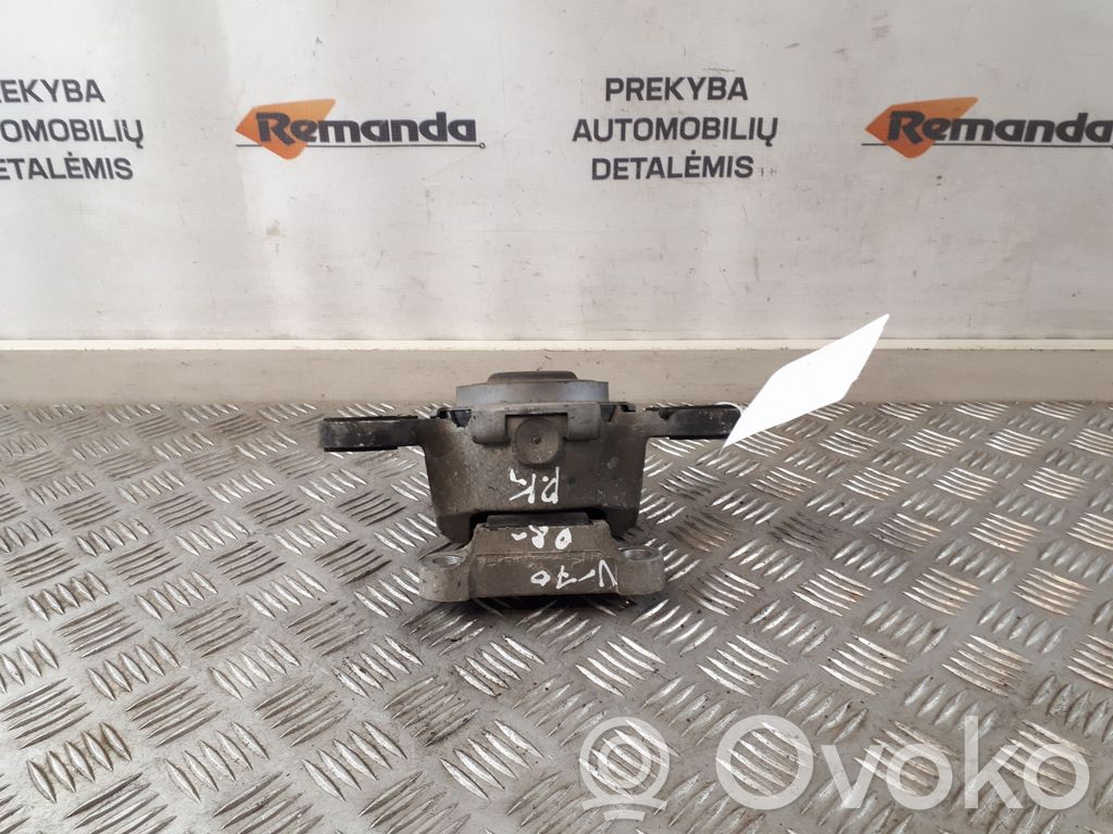 Engine mount bracket   6G927M121,6G927M121