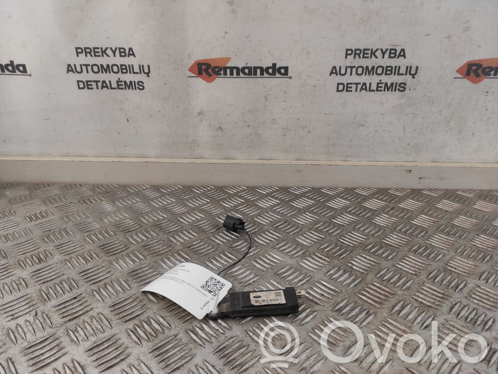 Ford Connect Pystyantennivahvistin 