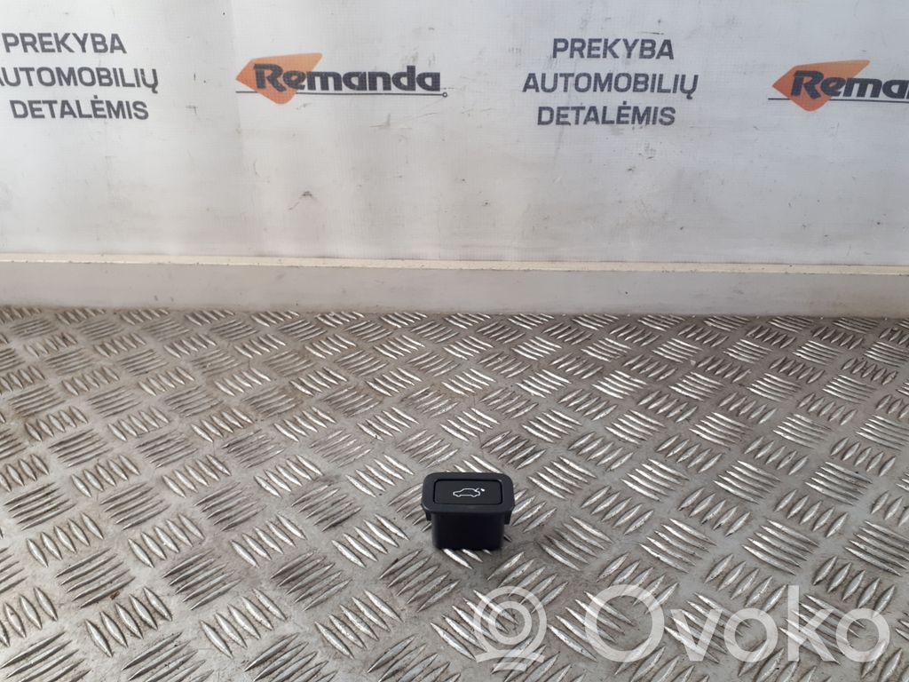 Volvo V70 Tailgate/boot open switch button 
