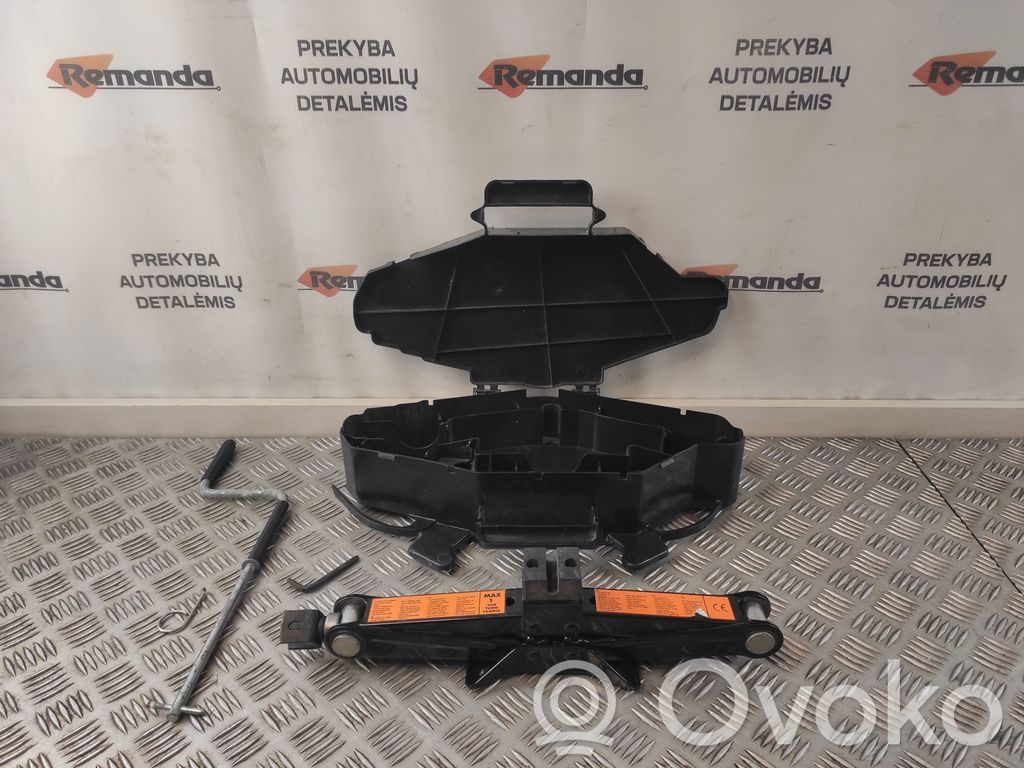 Opel Vivaro Tool set 