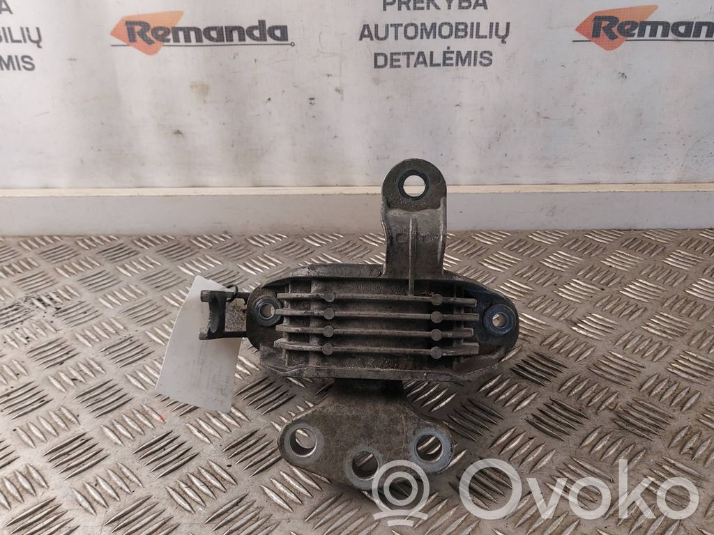 Opel Astra J Engine mount bracket 