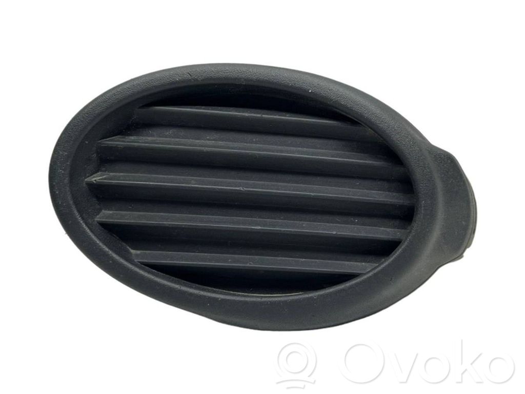 Ford Focus Etusumuvalon ritilä 