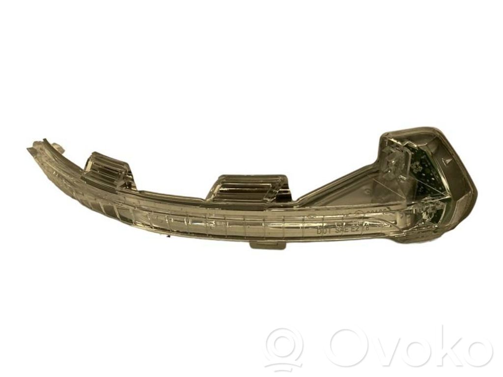 Volkswagen Golf VIII Mirror indicator light 